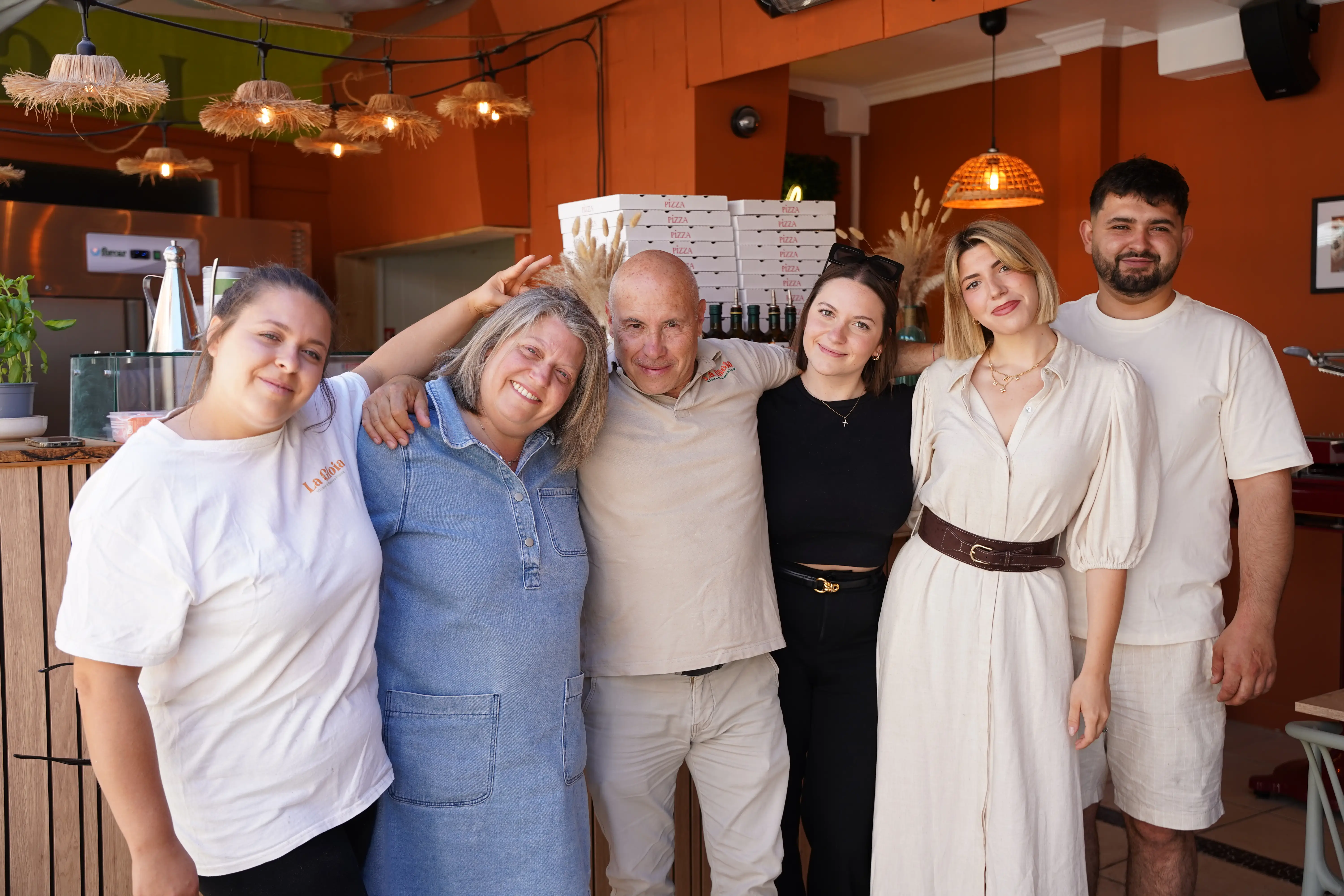 Lydia, Pascal et l'équipe familiale de La Gioia aux Issambres