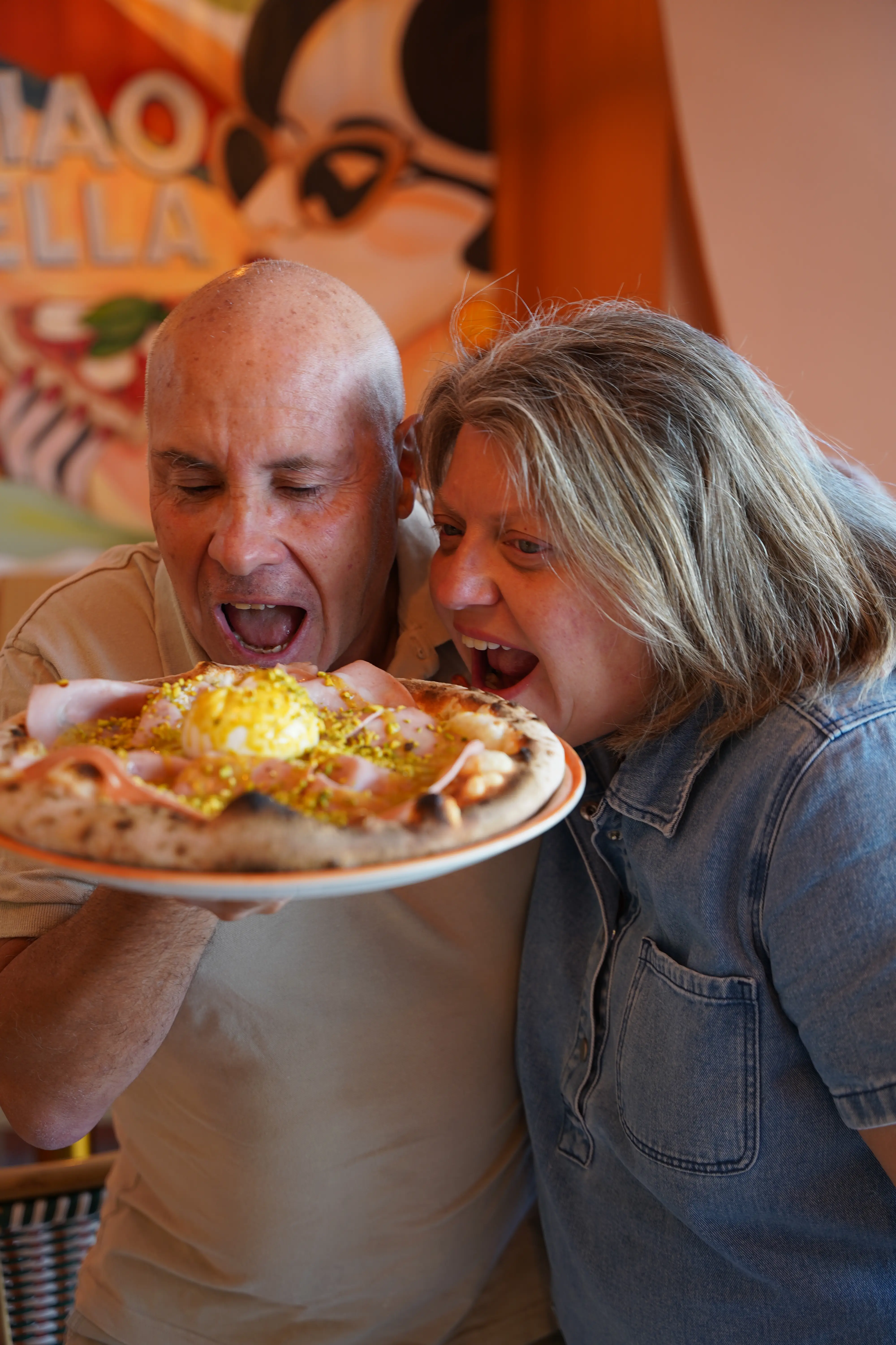 Lydia et Pascal autour d'une pizza La Gioia